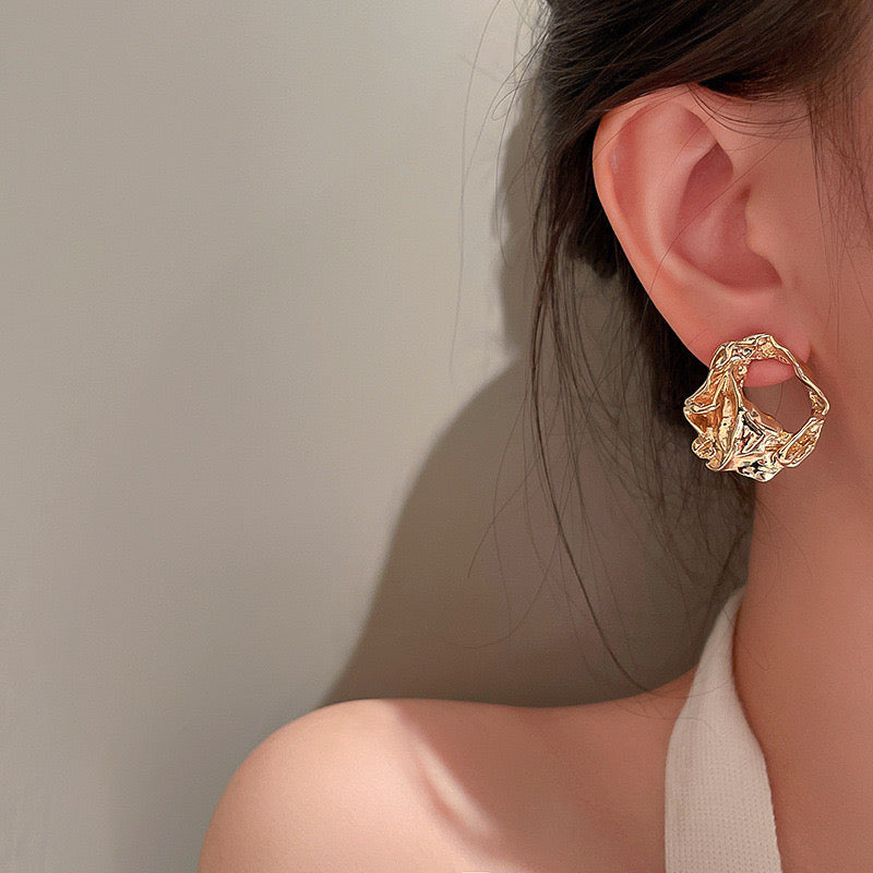 Sculpted Gold Statement Hoop Earrings jlt11703