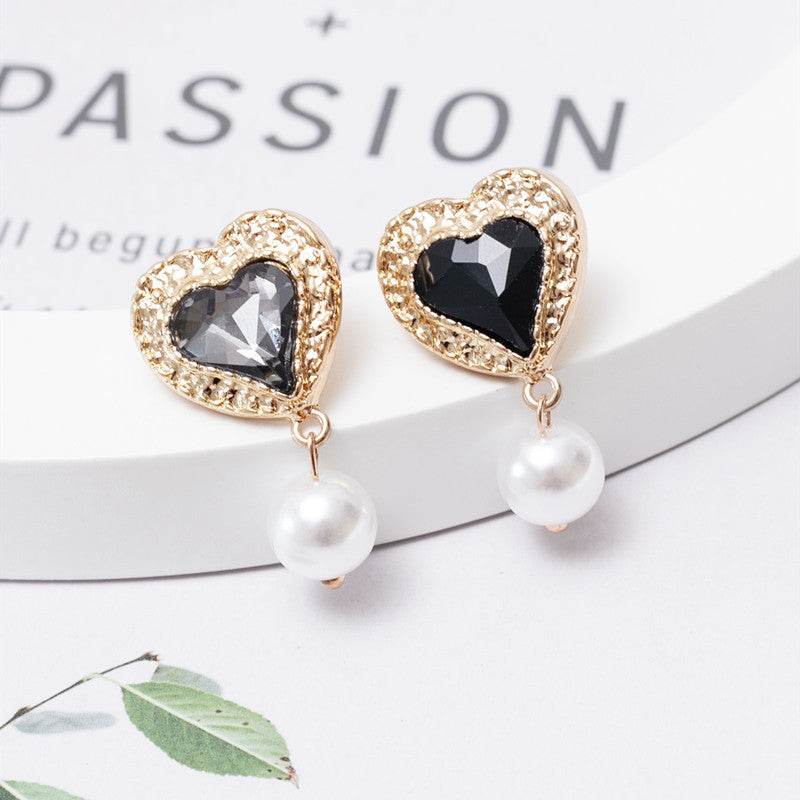 Pearl Drop Black Heart Shaped Gold Pin Earrings JLT12828