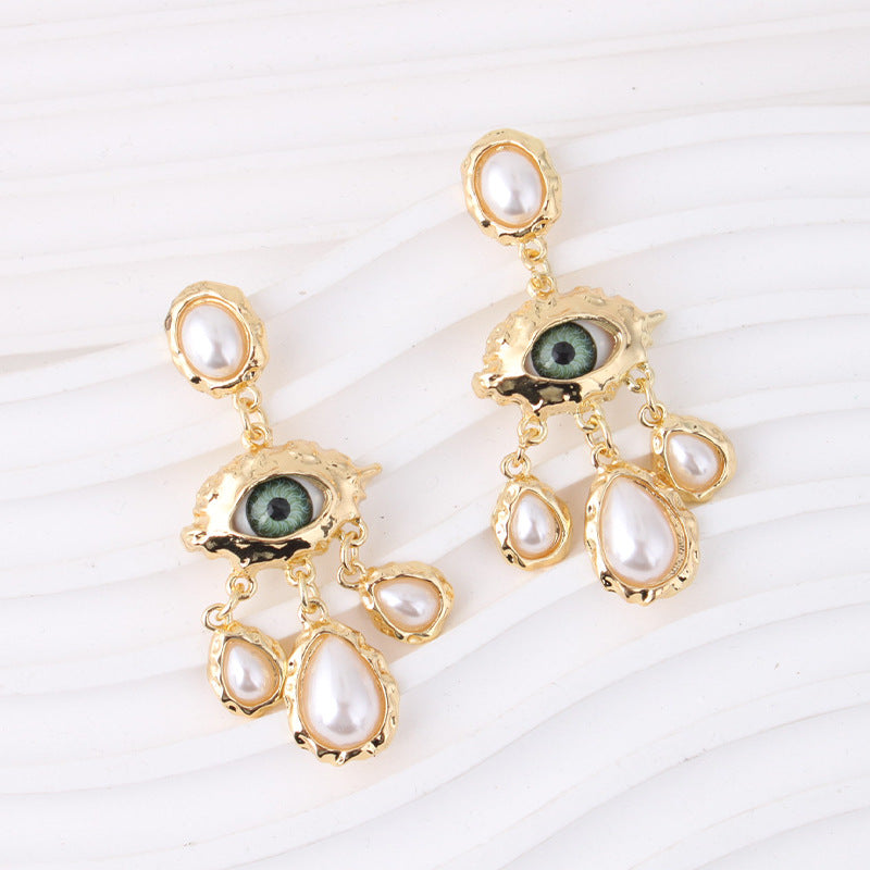 Exaggerated Big Eye With Pearl Charm Earring JLT12917