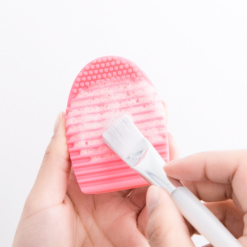 makeup brushes scrubber