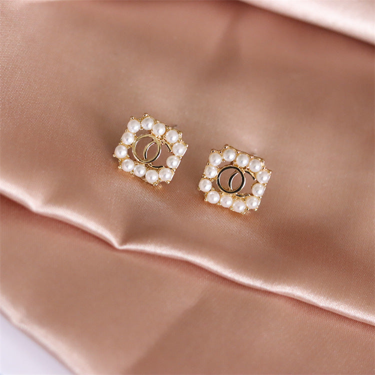 just-lil-things-white-pin-earrings-jlt11382