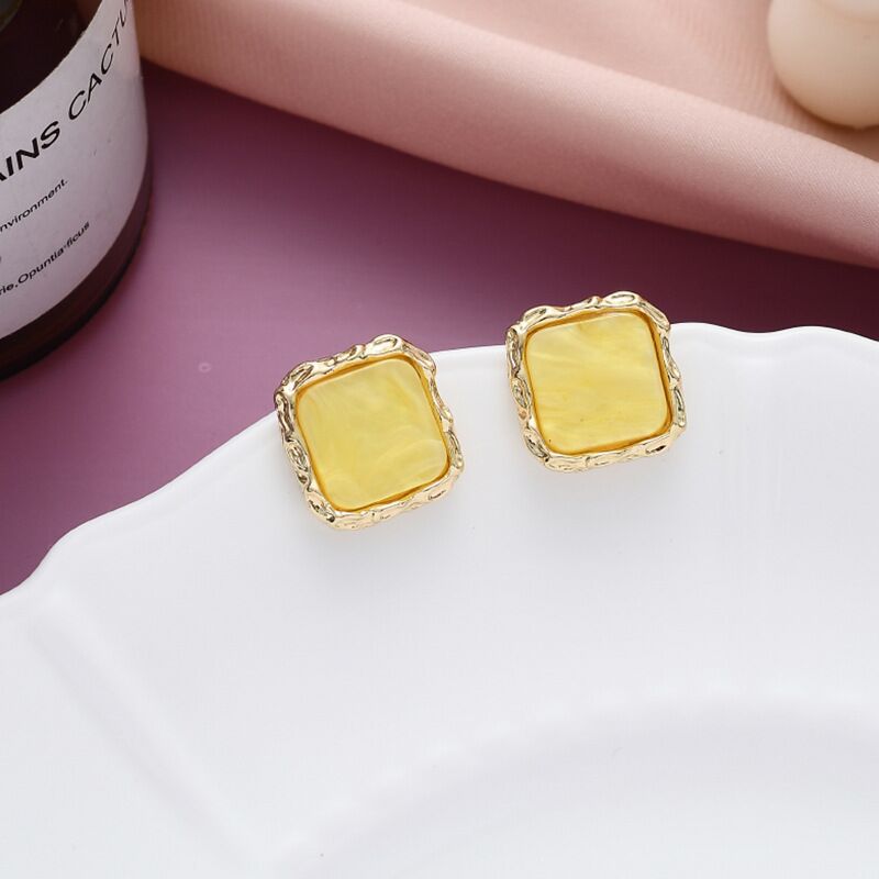 just-lil-things-yellow-pin-earrings-jlt11394