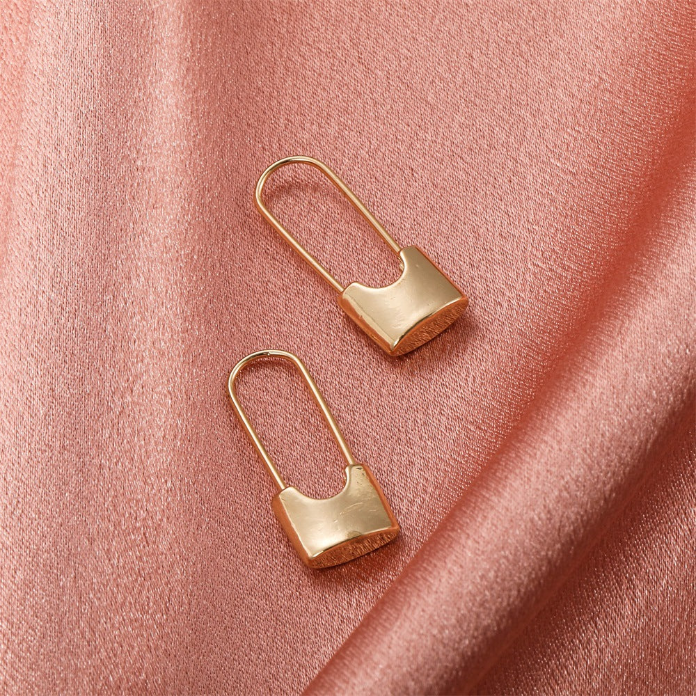 just-lil-things-gold-pin-earrings-jlt11432