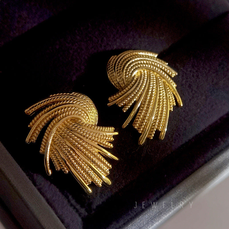 Exquisite Textured Gold Feather Earrings jlt11507