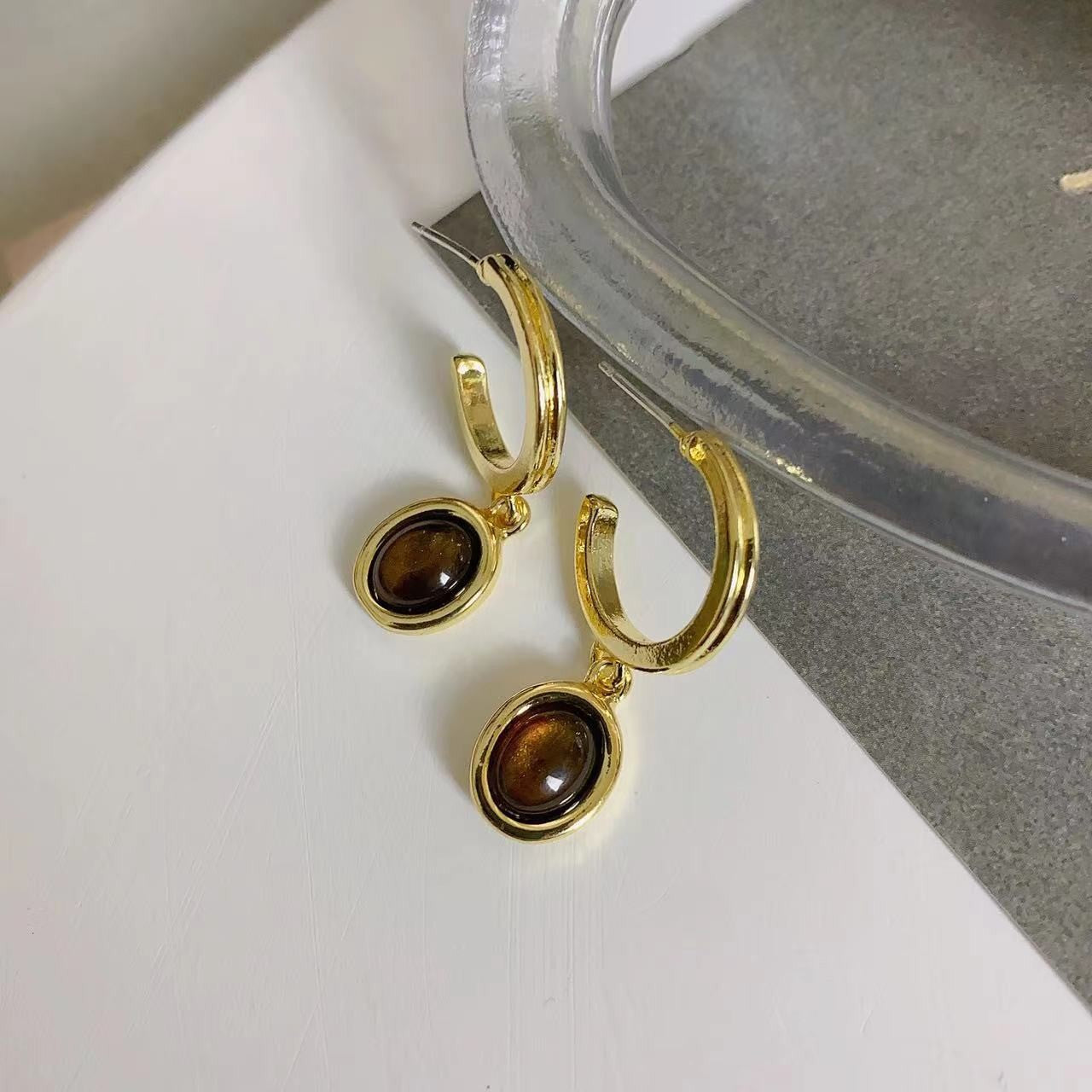 Vintage-Inspired Gold Hoop Earrings with Brown Stone jlt11660