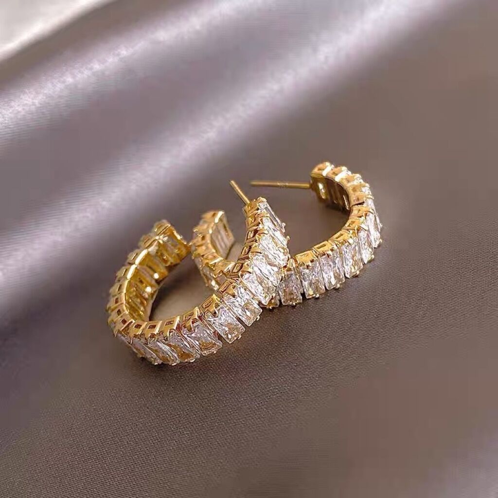 Gold Hoop Earrings with Baguette-Cut Crystals jlt11723