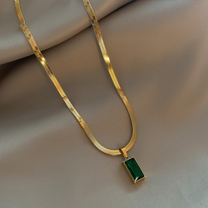 Gold-Plated Herringbone Necklace with Emerald Green Rectangle Pendant – Luxurious Statement Jewelry-jltn0536